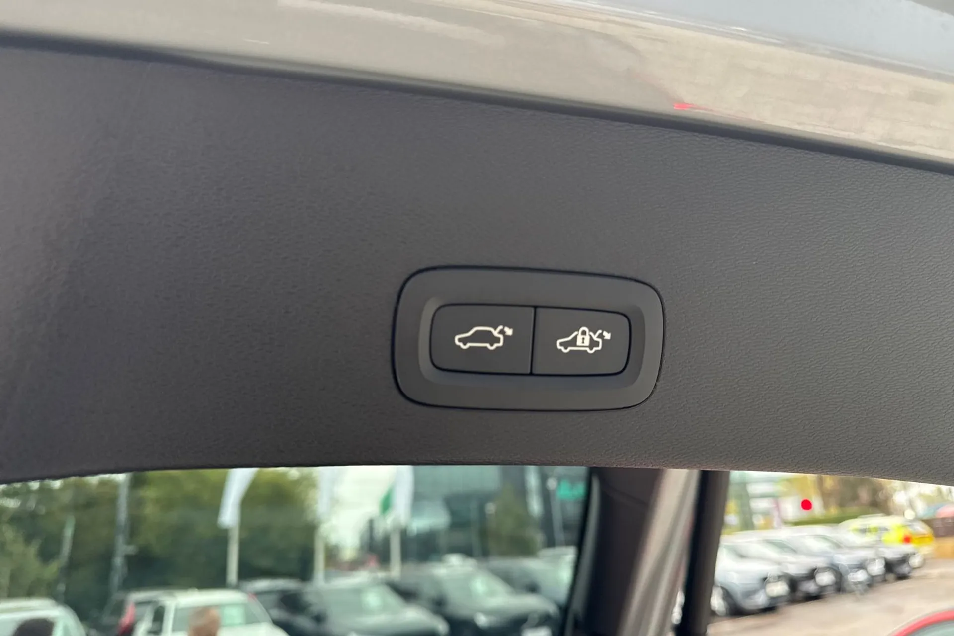 Volvo EC40 thumbnail image number 19