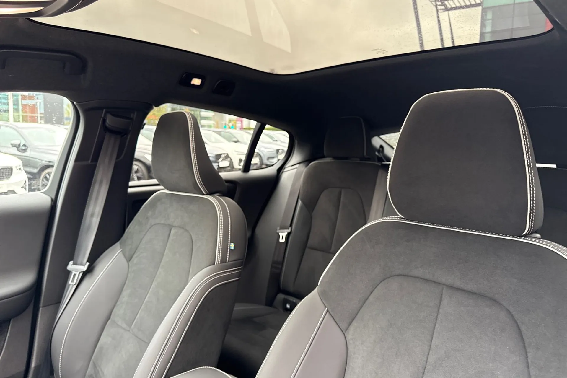 Volvo EC40 thumbnail image number 27