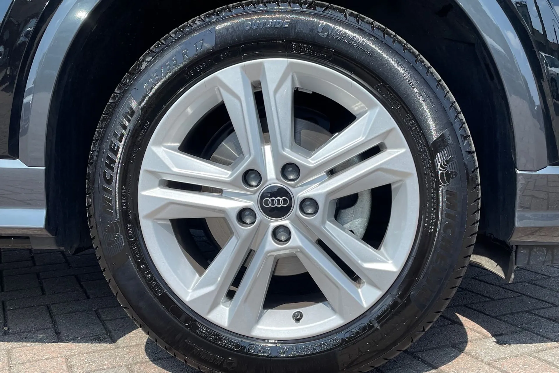 Audi Q2 thumbnail image number 8