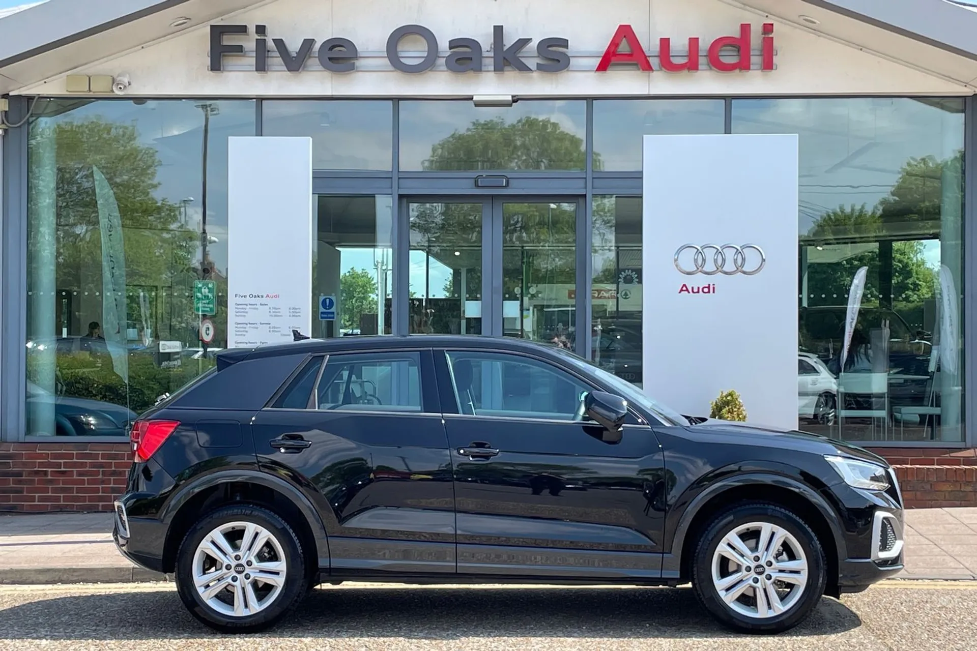 Audi Q2 thumbnail image number 2