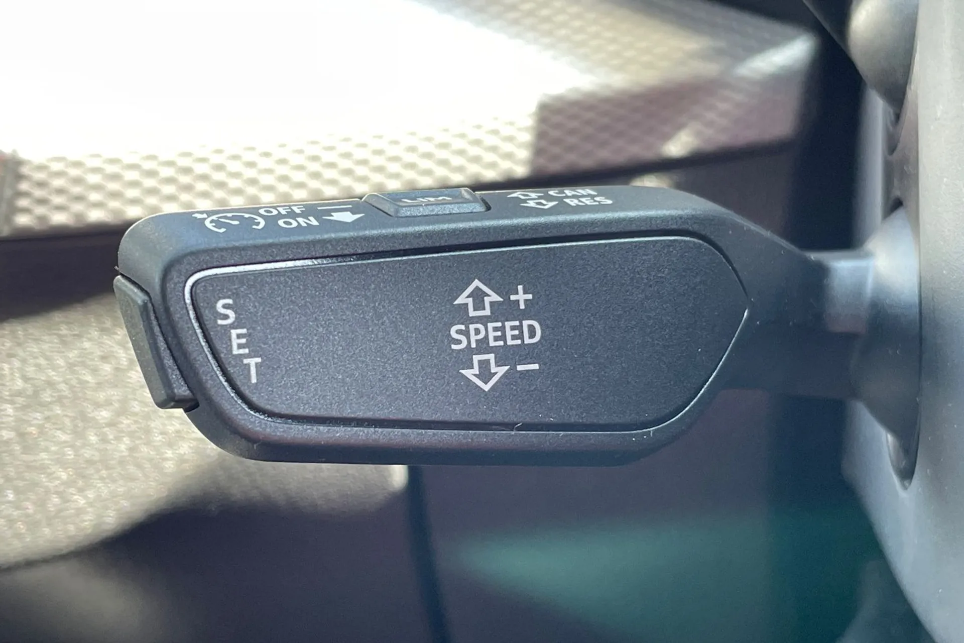 Audi Q2 thumbnail image number 13