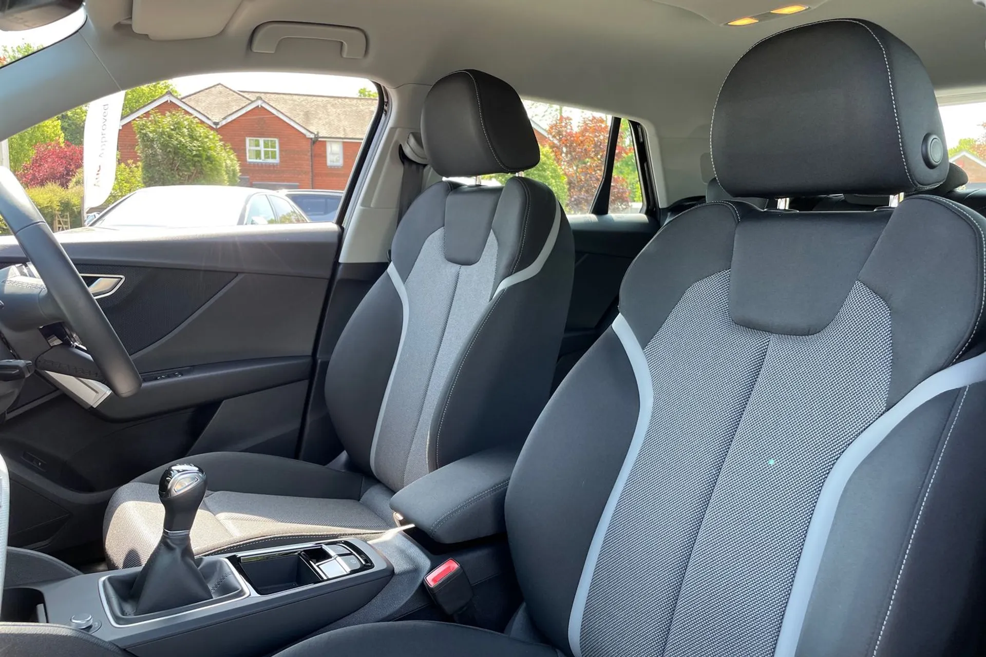 Audi Q2 thumbnail image number 25