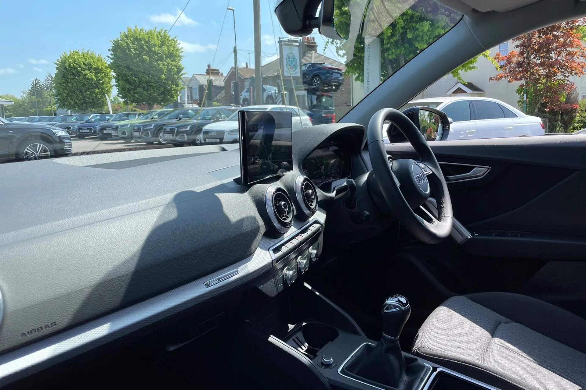 Audi Q2 thumbnail image number 24