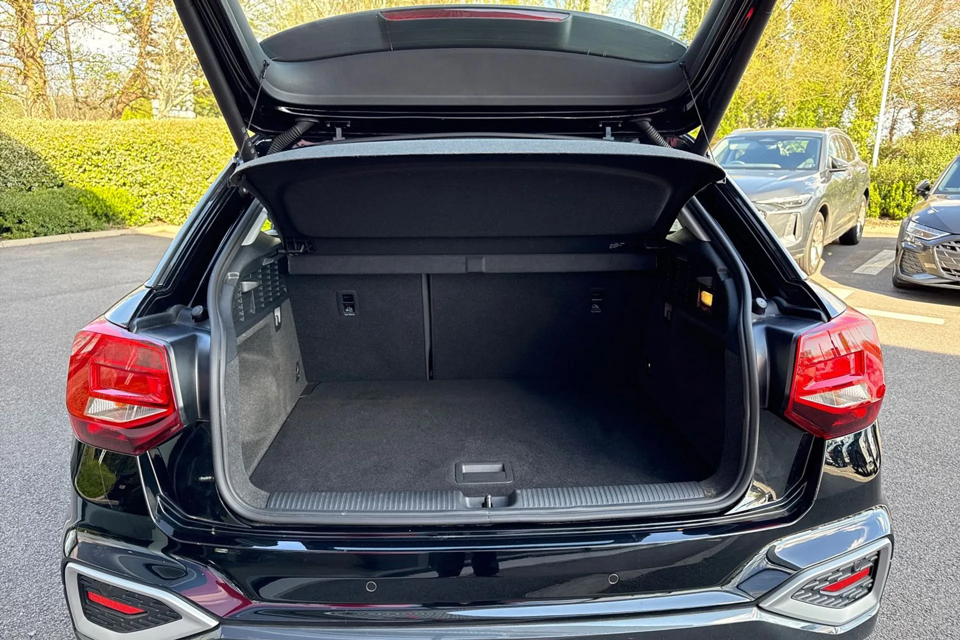 Audi Q2 thumbnail image number 32