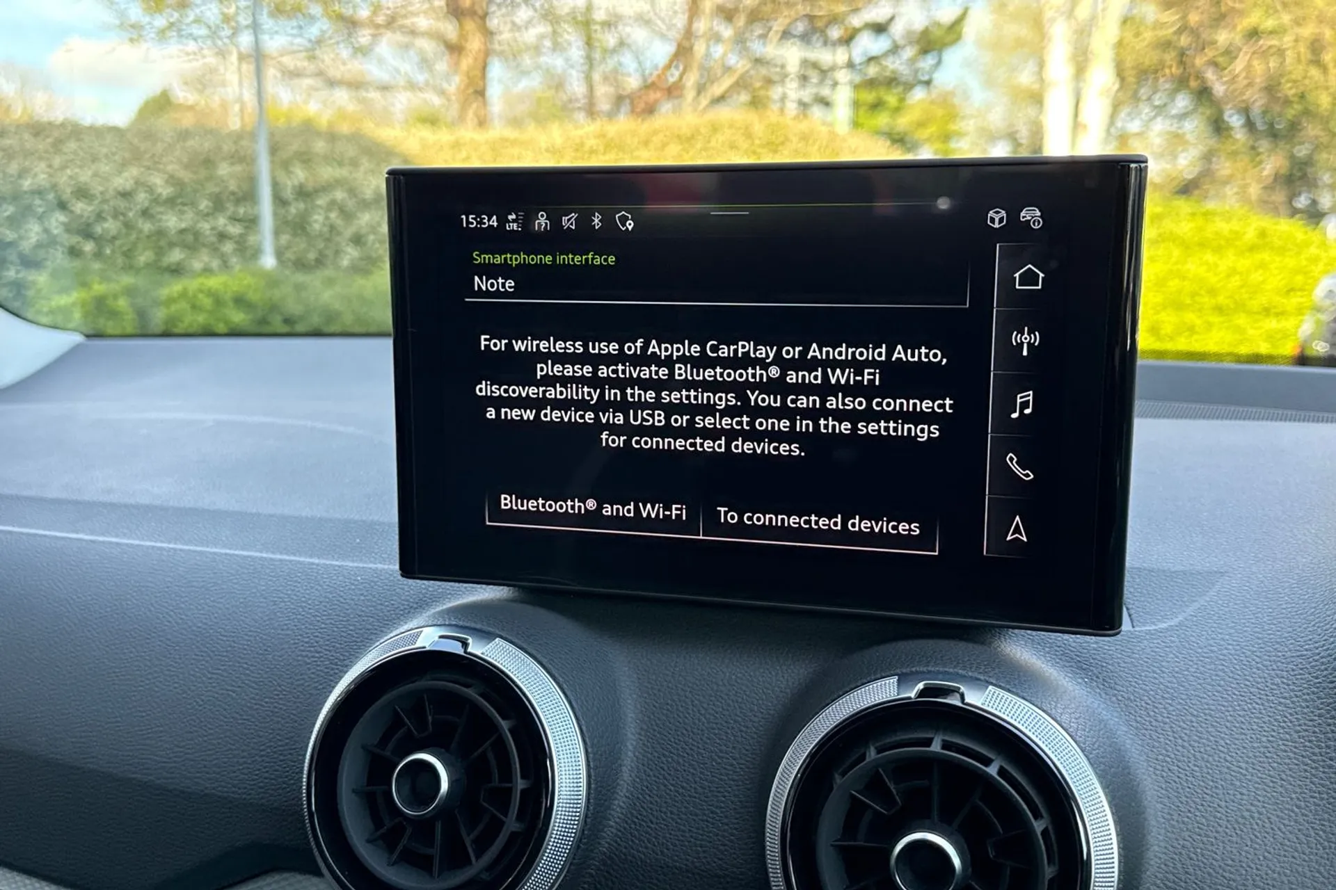 Audi Q2 thumbnail image number 18