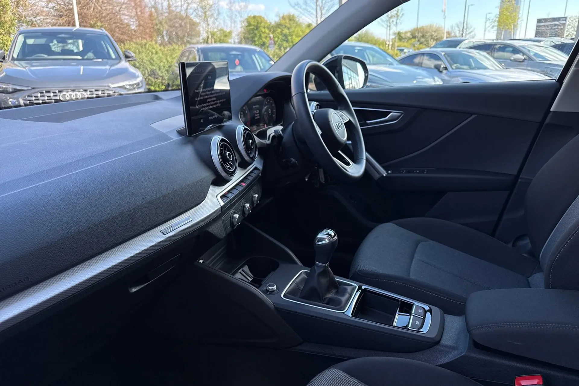 Audi Q2 thumbnail image number 14