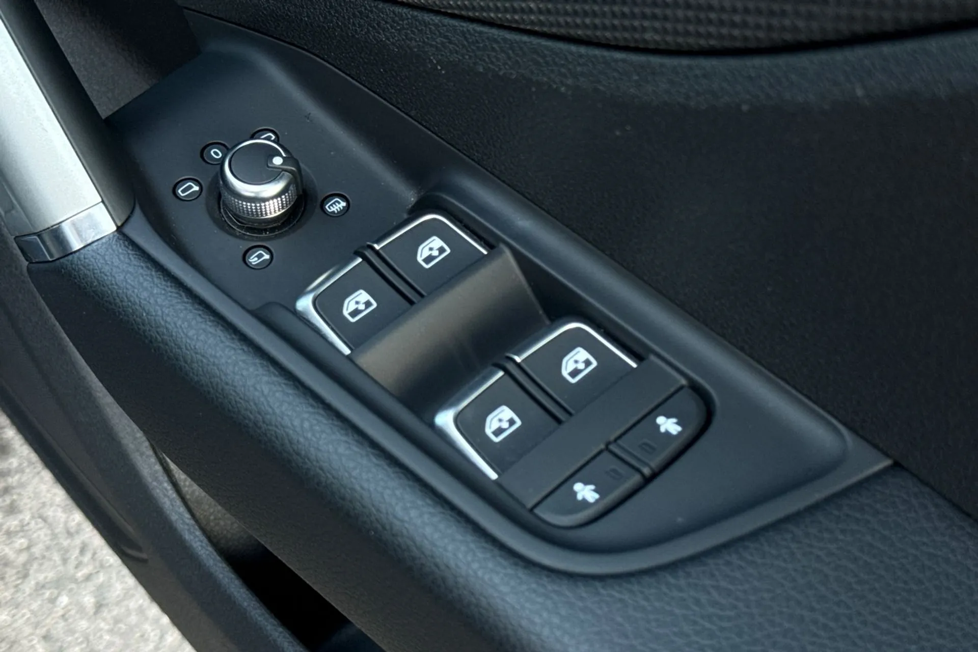 Audi Q2 thumbnail image number 29