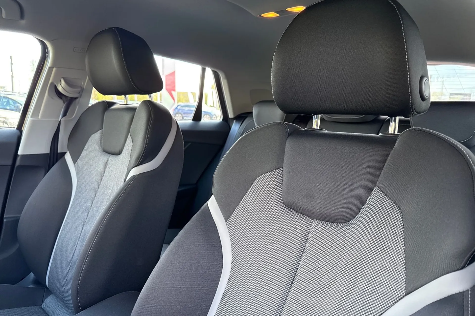 Audi Q2 thumbnail image number 43