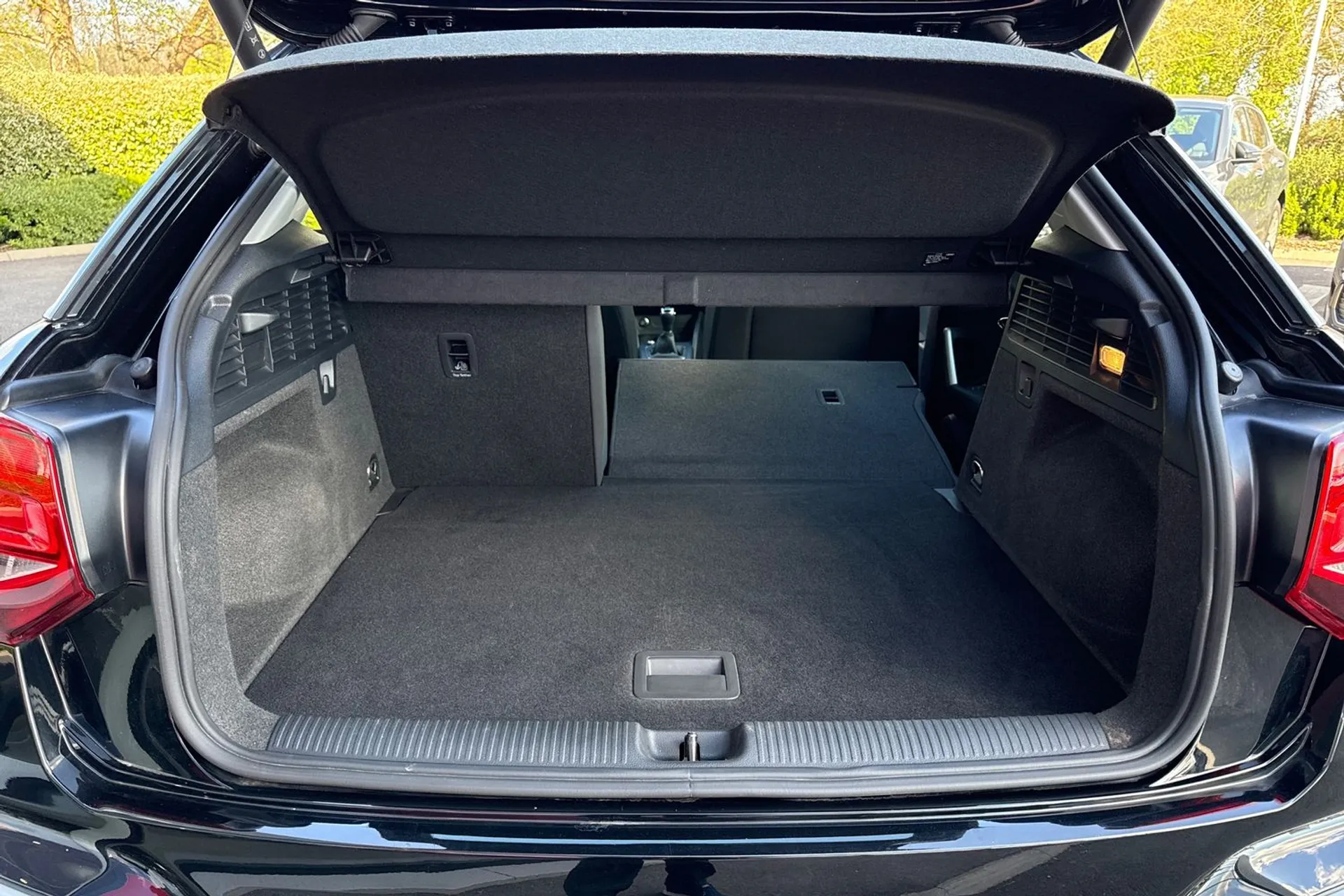 Audi Q2 thumbnail image number 34