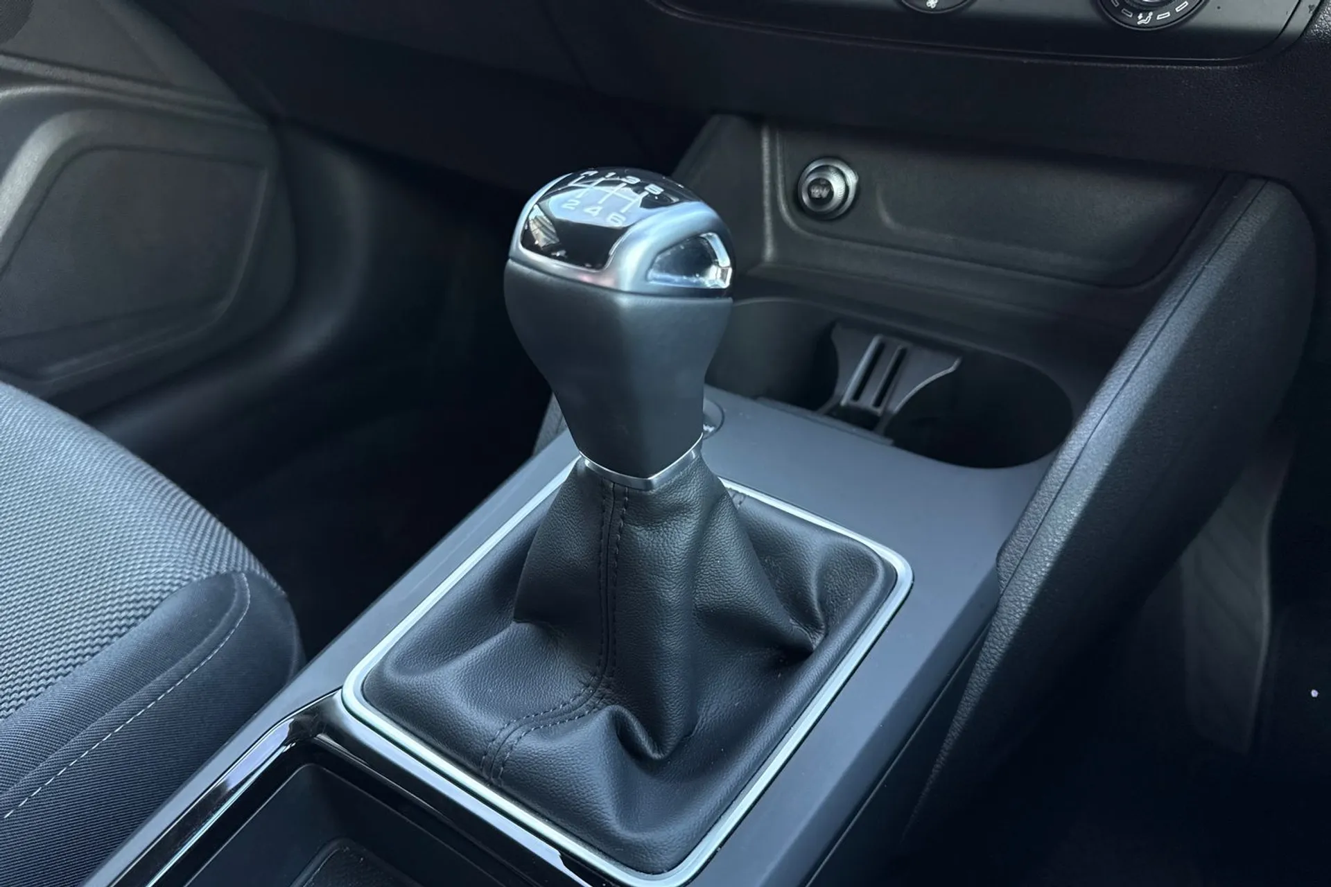 Audi Q2 thumbnail image number 7