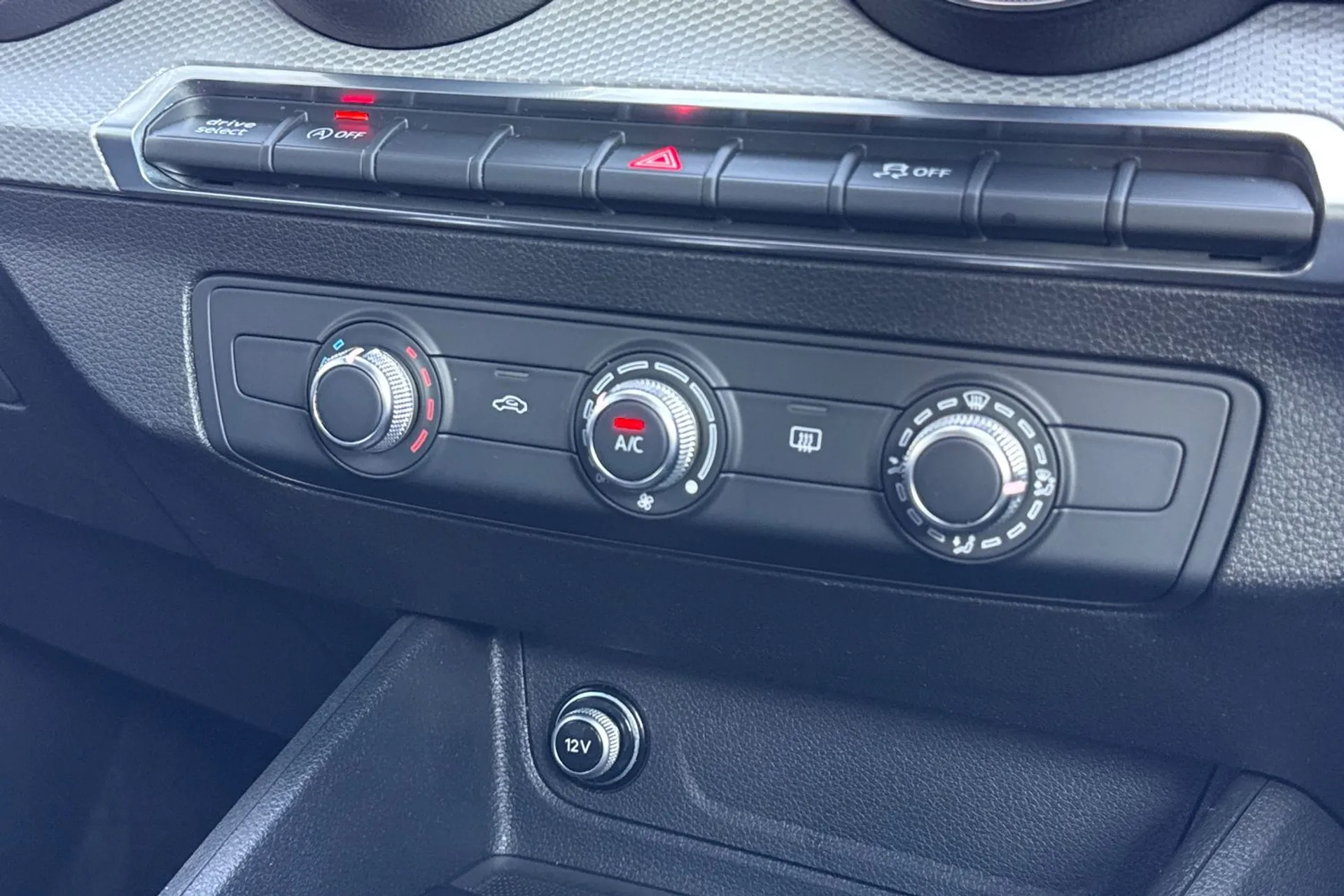 Audi Q2 thumbnail image number 26