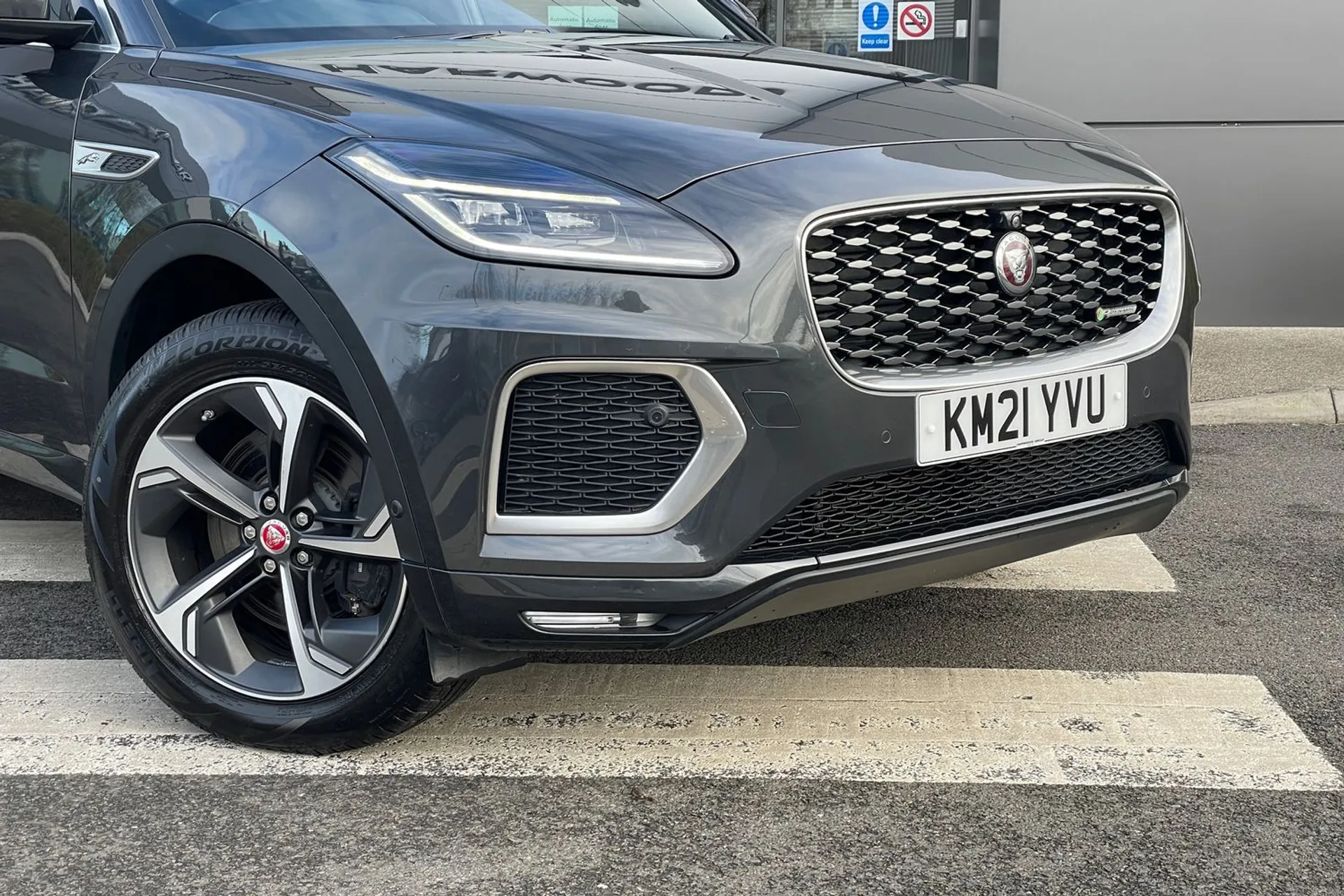 Jaguar E-PACE thumbnail image number 30