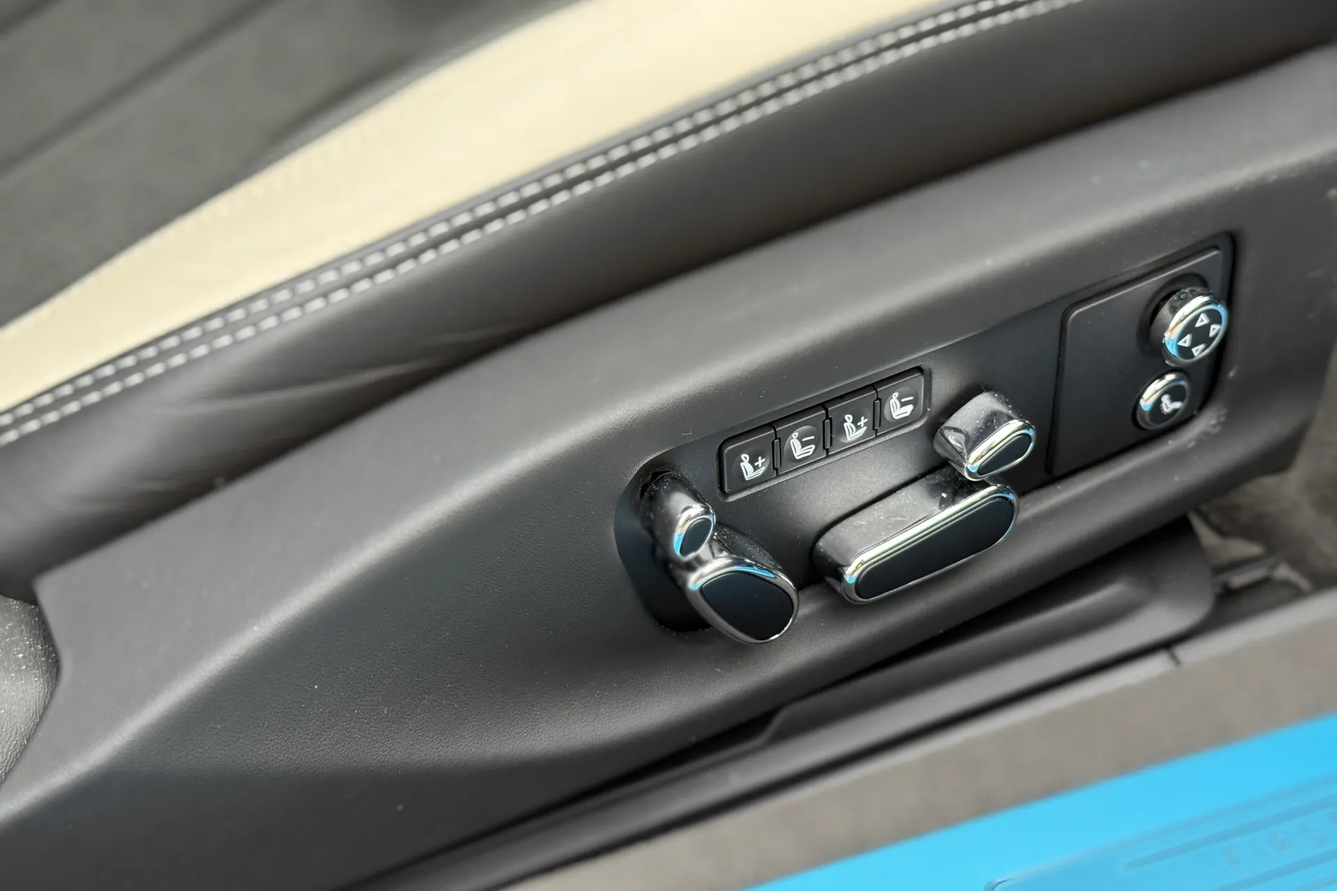 Bentley CONTINENTAL thumbnail image number 21