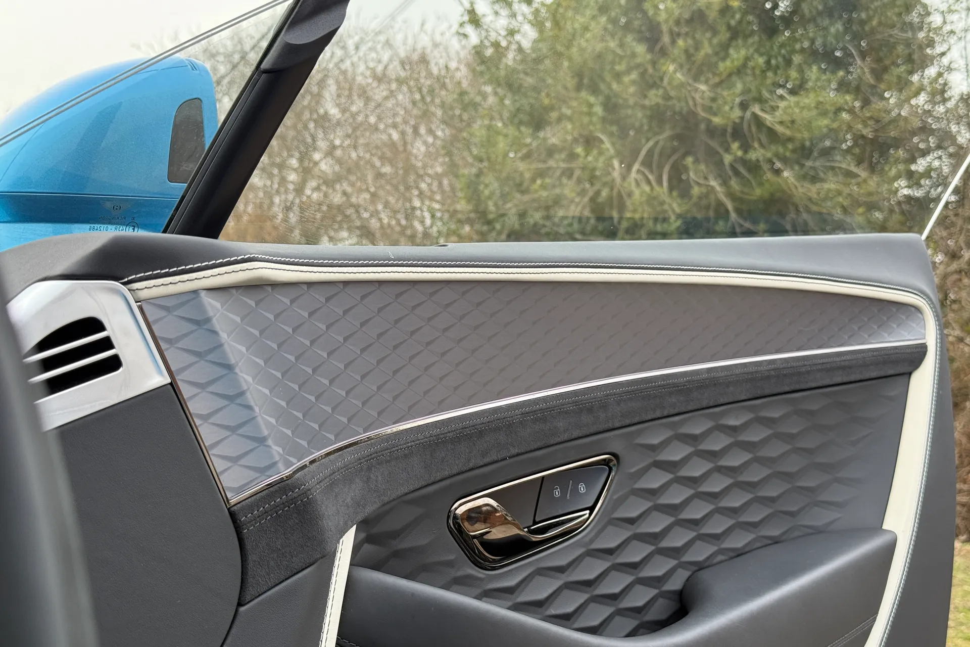 Bentley CONTINENTAL thumbnail image number 27