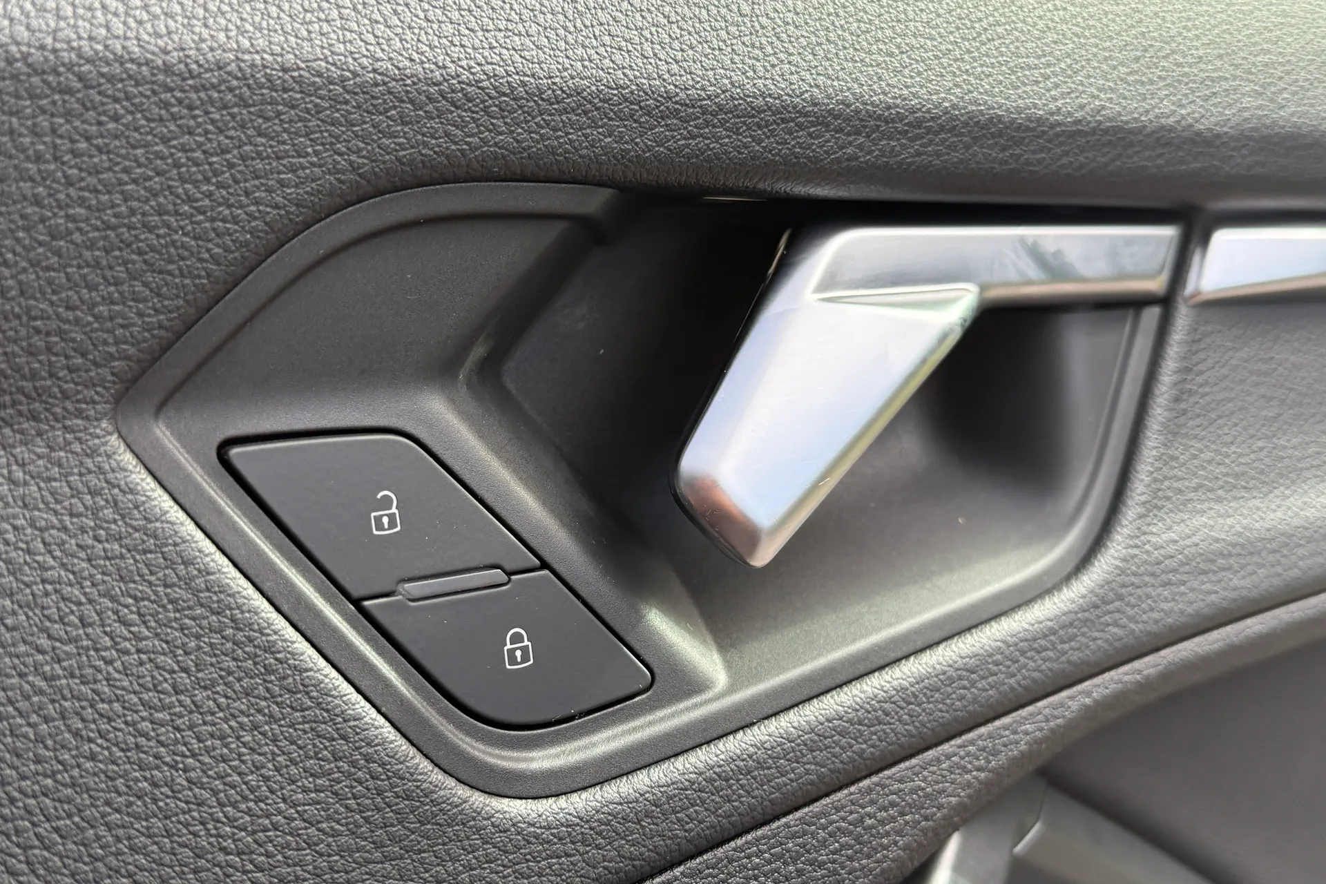 Audi Q3 thumbnail image number 31