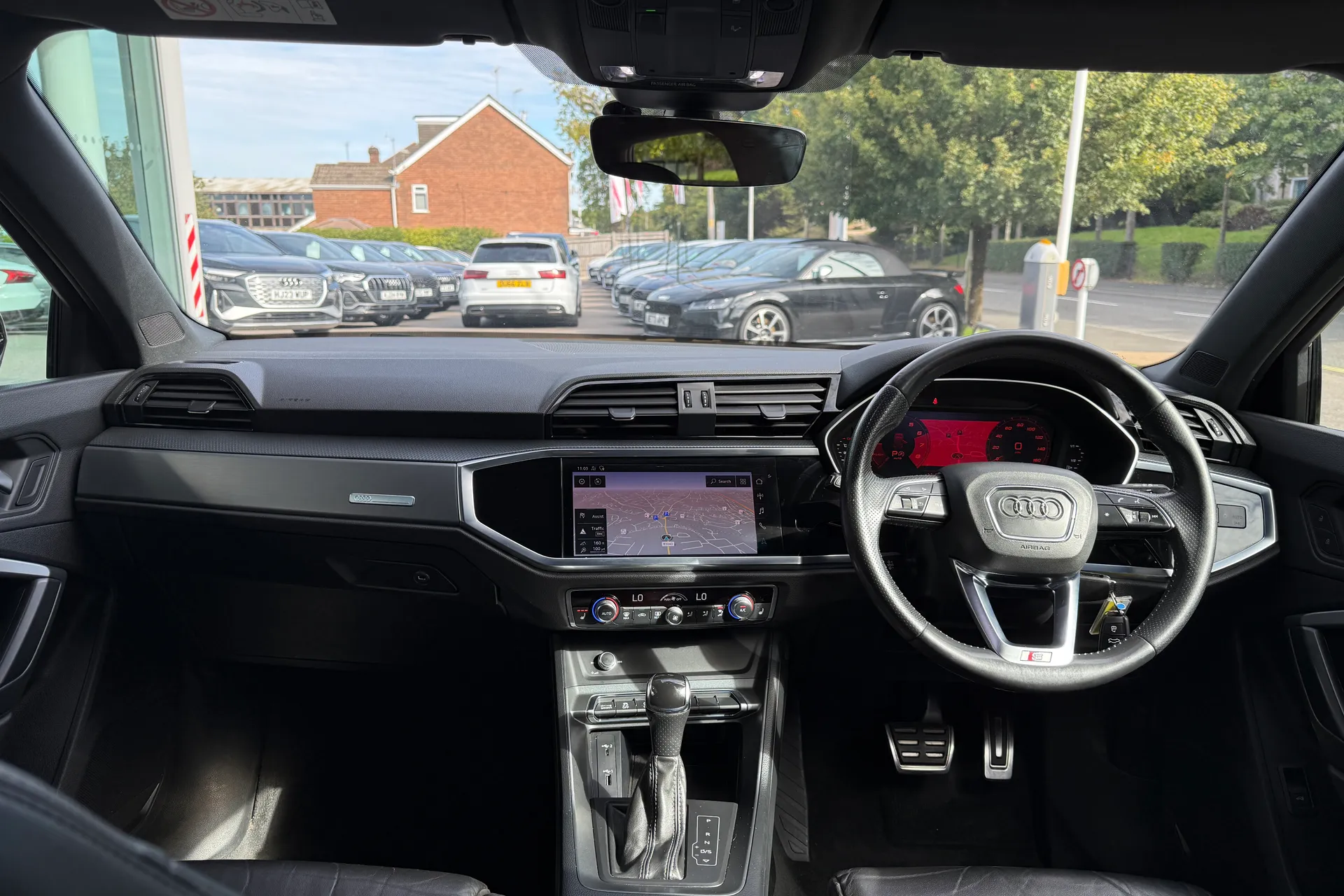 Audi Q3 thumbnail image number 3