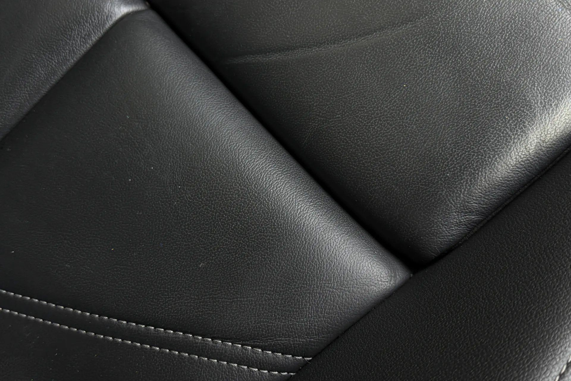 Audi Q3 thumbnail image number 21