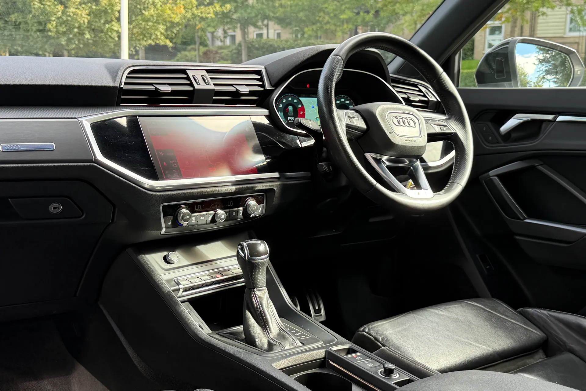 Audi Q3 thumbnail image number 61