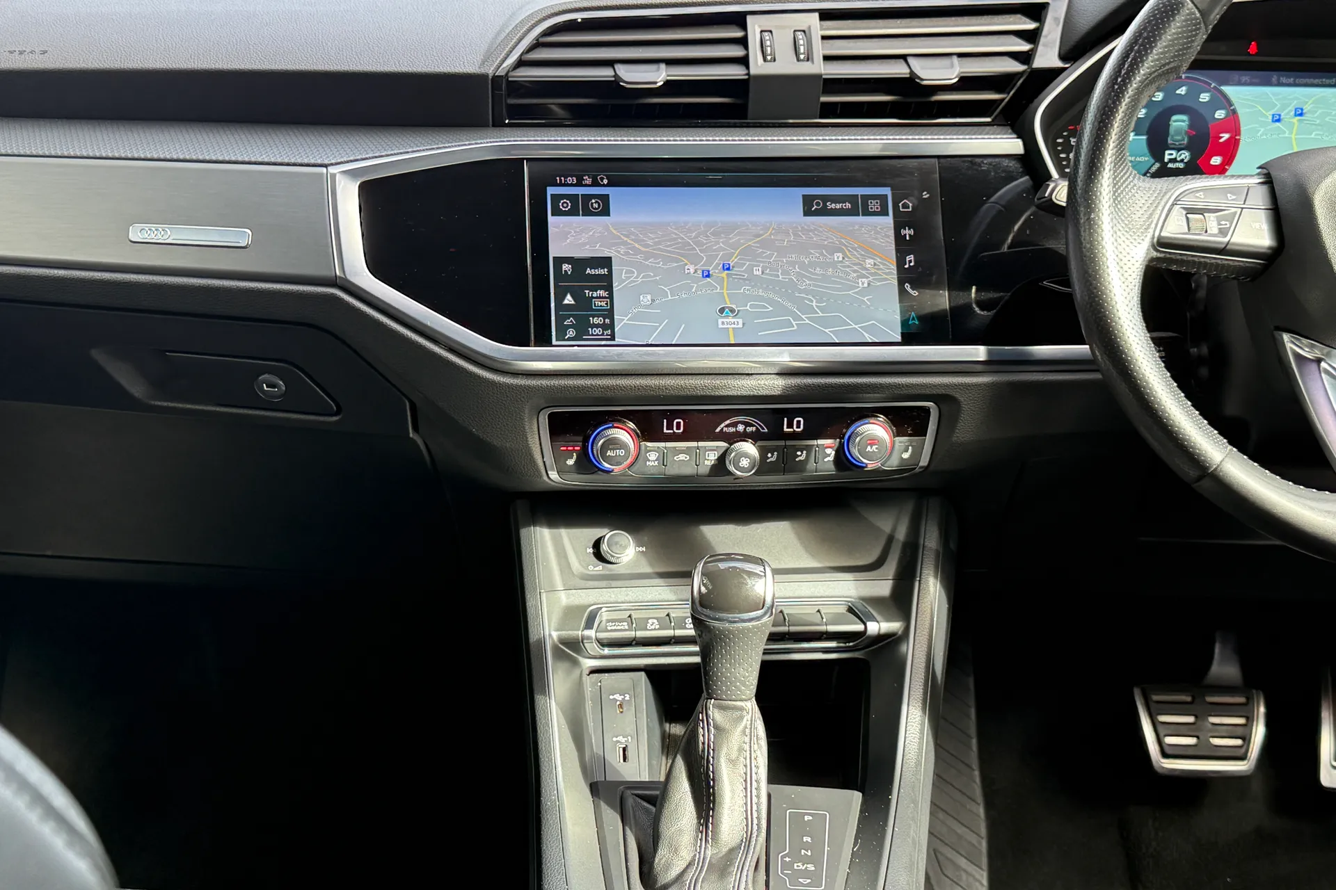 Audi Q3 thumbnail image number 36