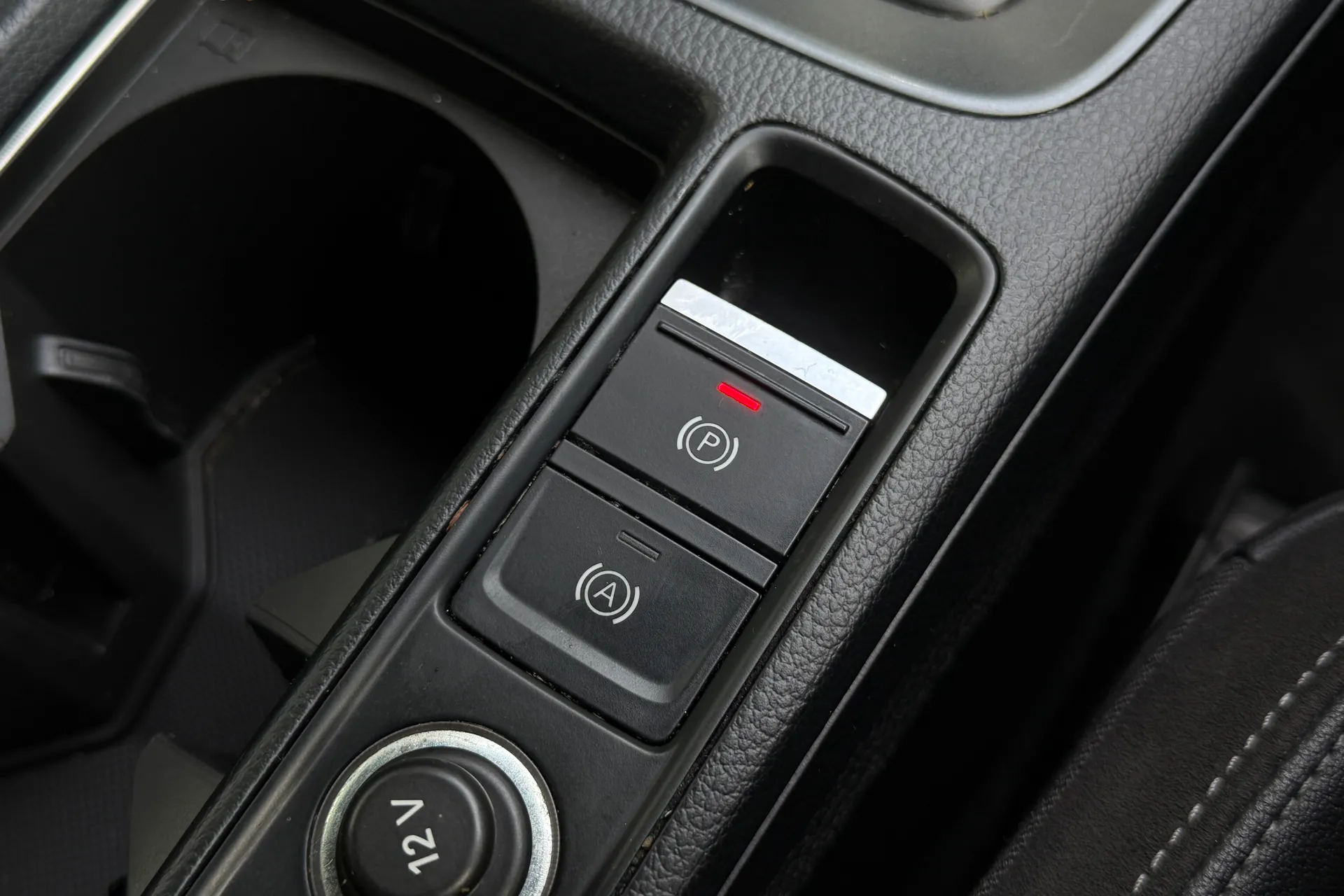 Audi Q3 thumbnail image number 19