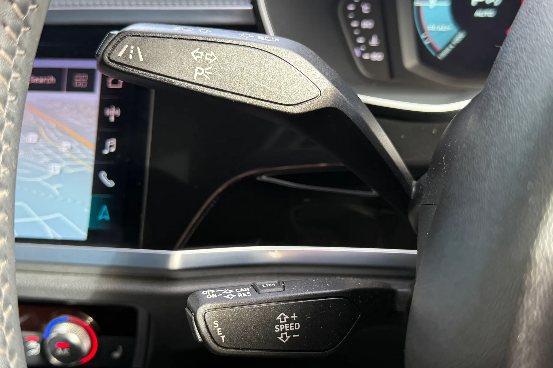 Audi Q3 thumbnail image number 29