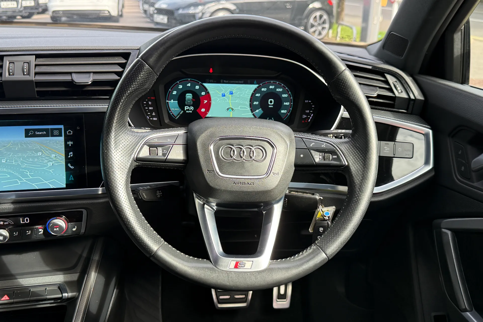 Audi Q3 thumbnail image number 37