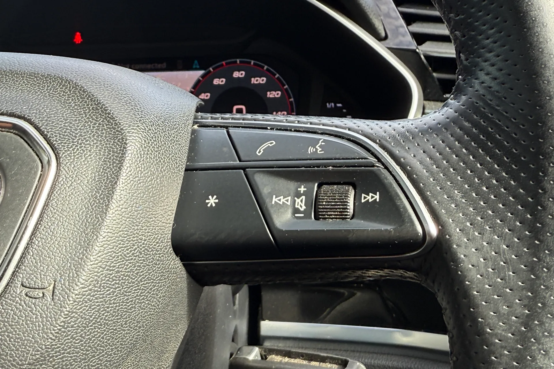 Audi Q3 thumbnail image number 27