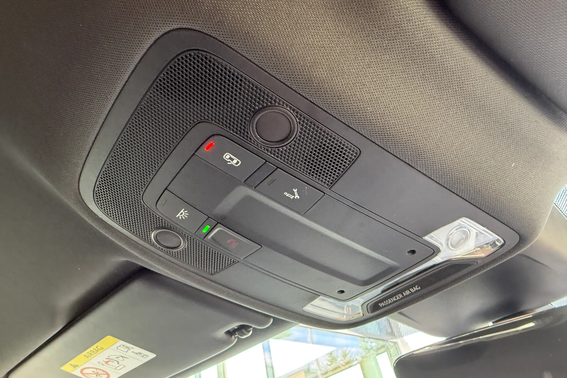 Audi Q3 thumbnail image number 25