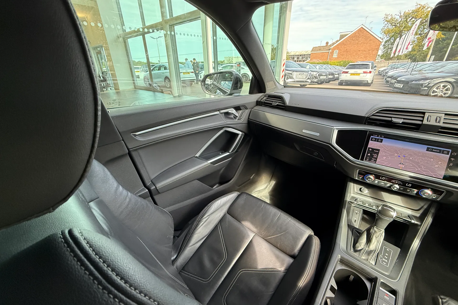 Audi Q3 thumbnail image number 39