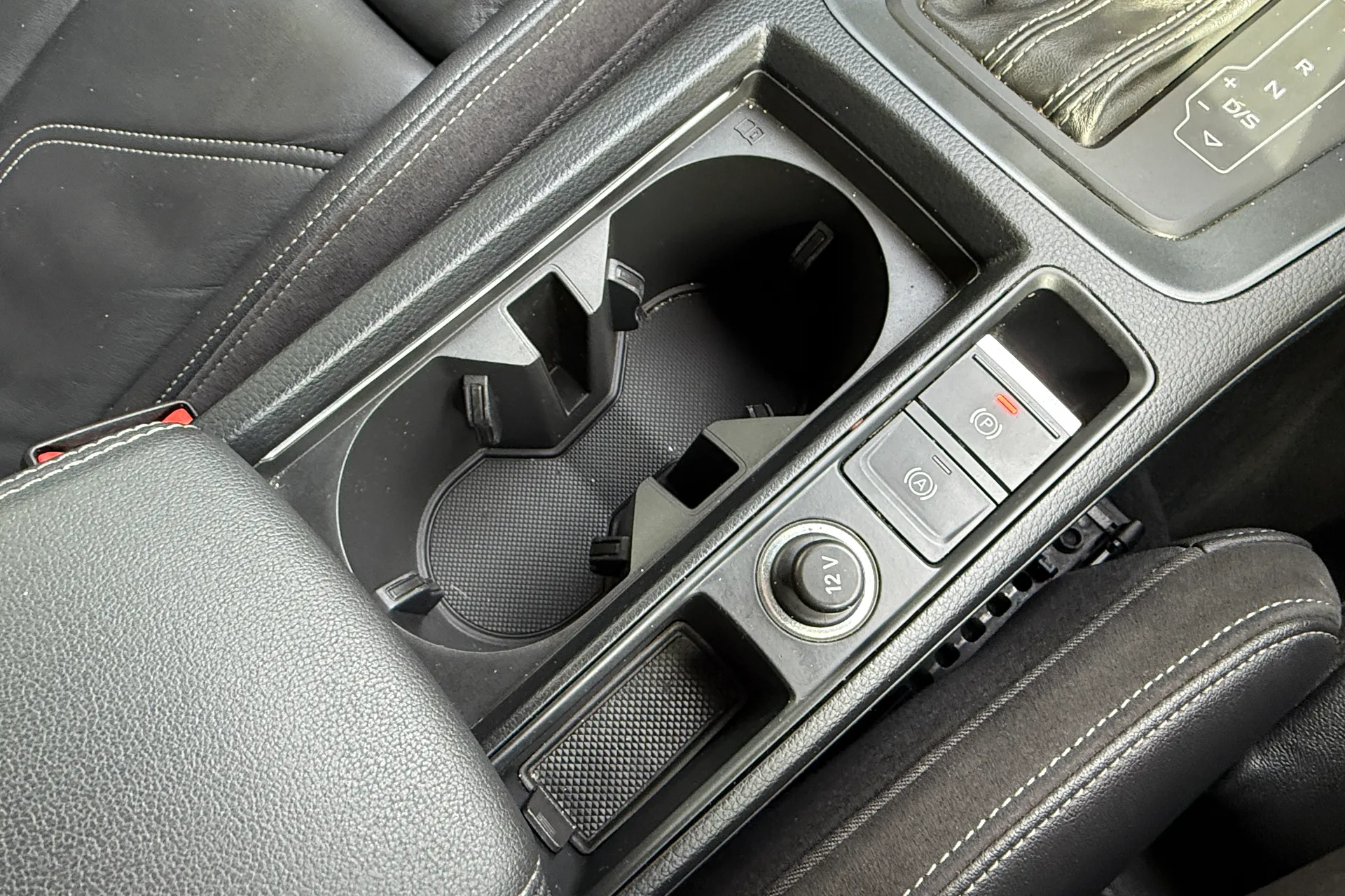 Audi Q3 thumbnail image number 20