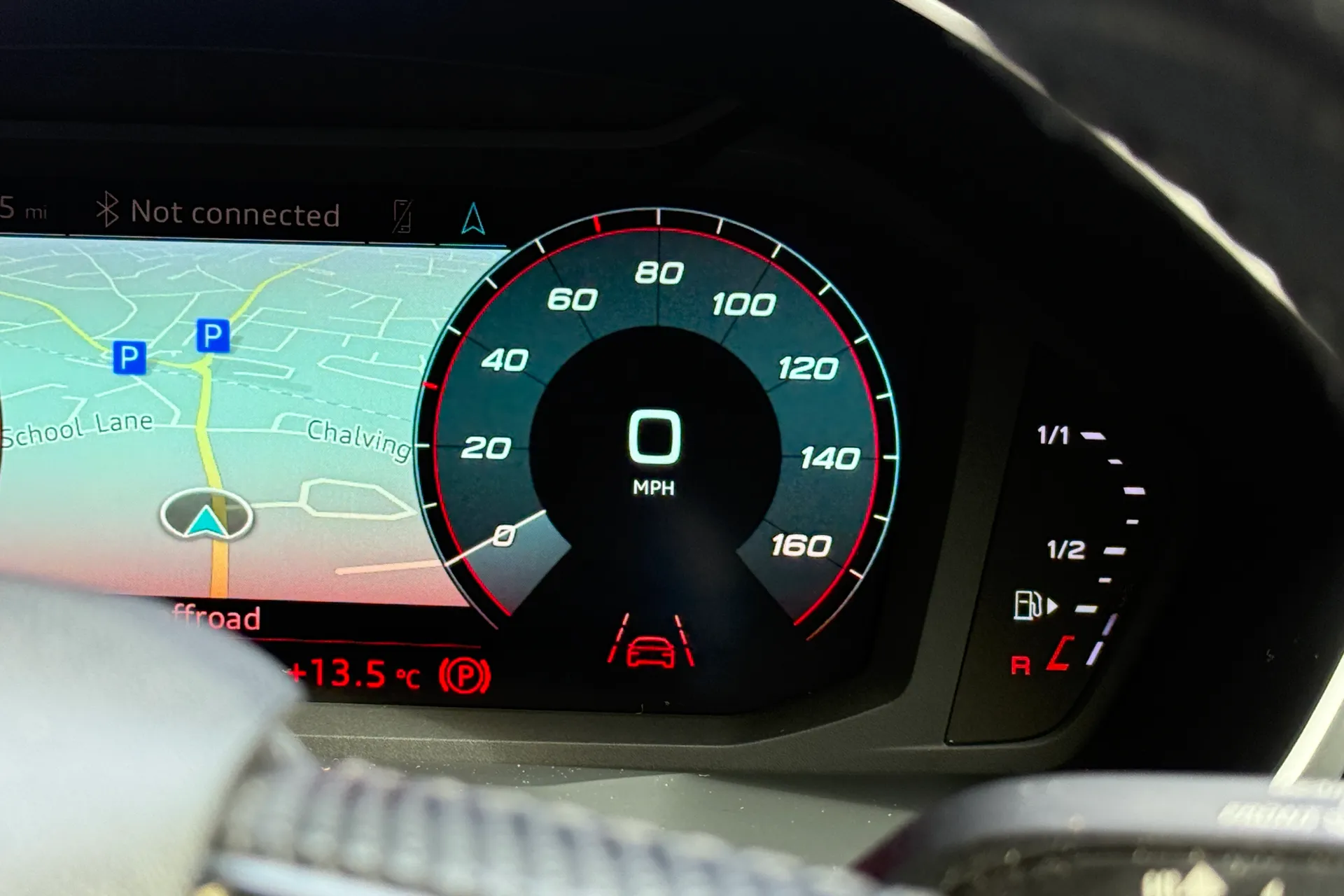 Audi Q3 thumbnail image number 10