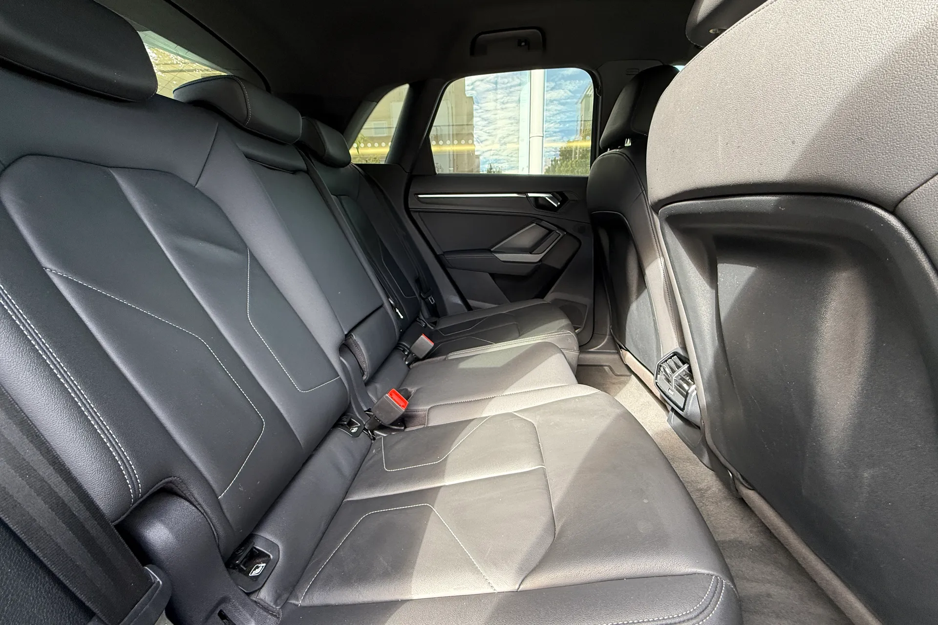 Audi Q3 thumbnail image number 34