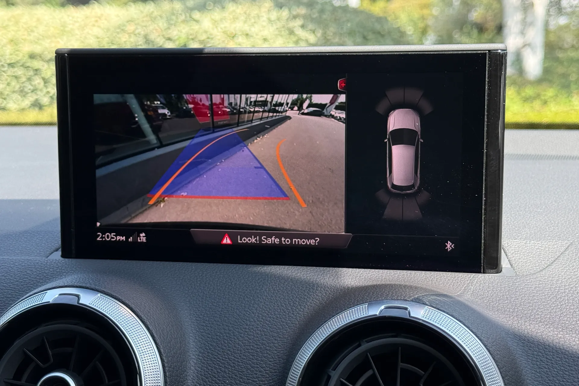 Audi Q2 thumbnail image number 4