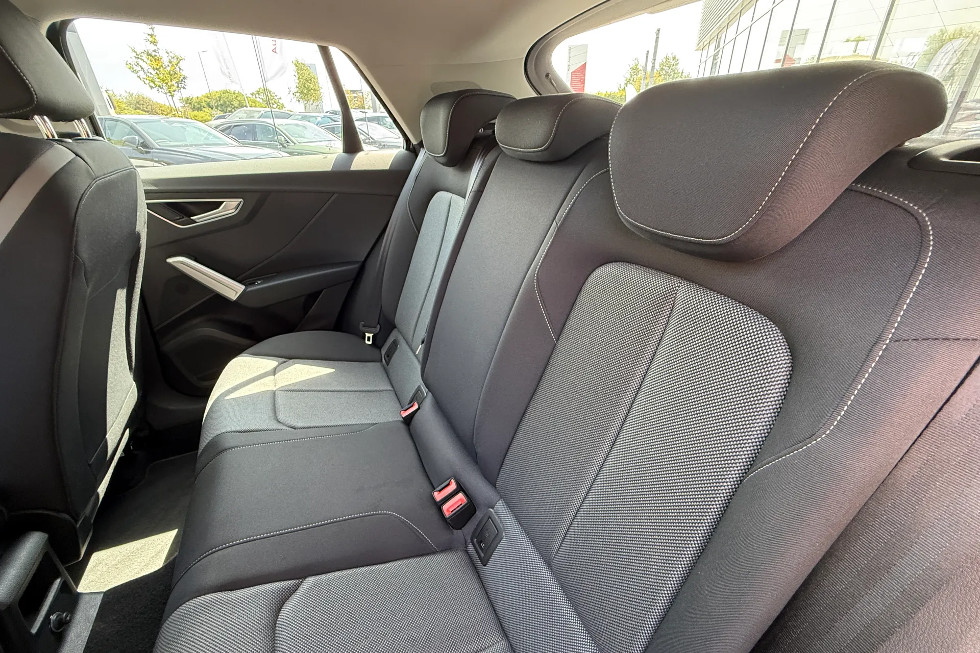 Audi Q2 thumbnail image number 31