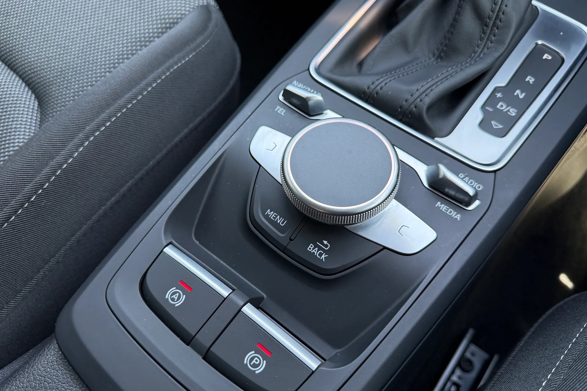 Audi Q2 thumbnail image number 30