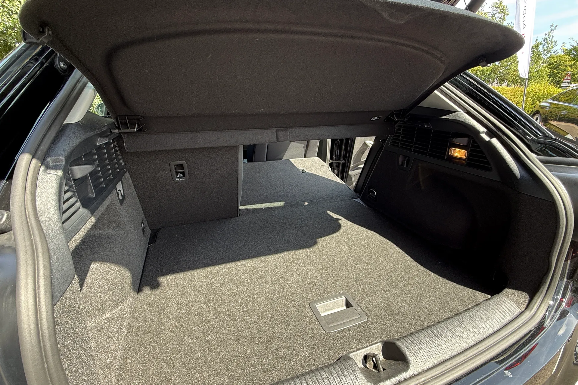 Audi Q2 thumbnail image number 44