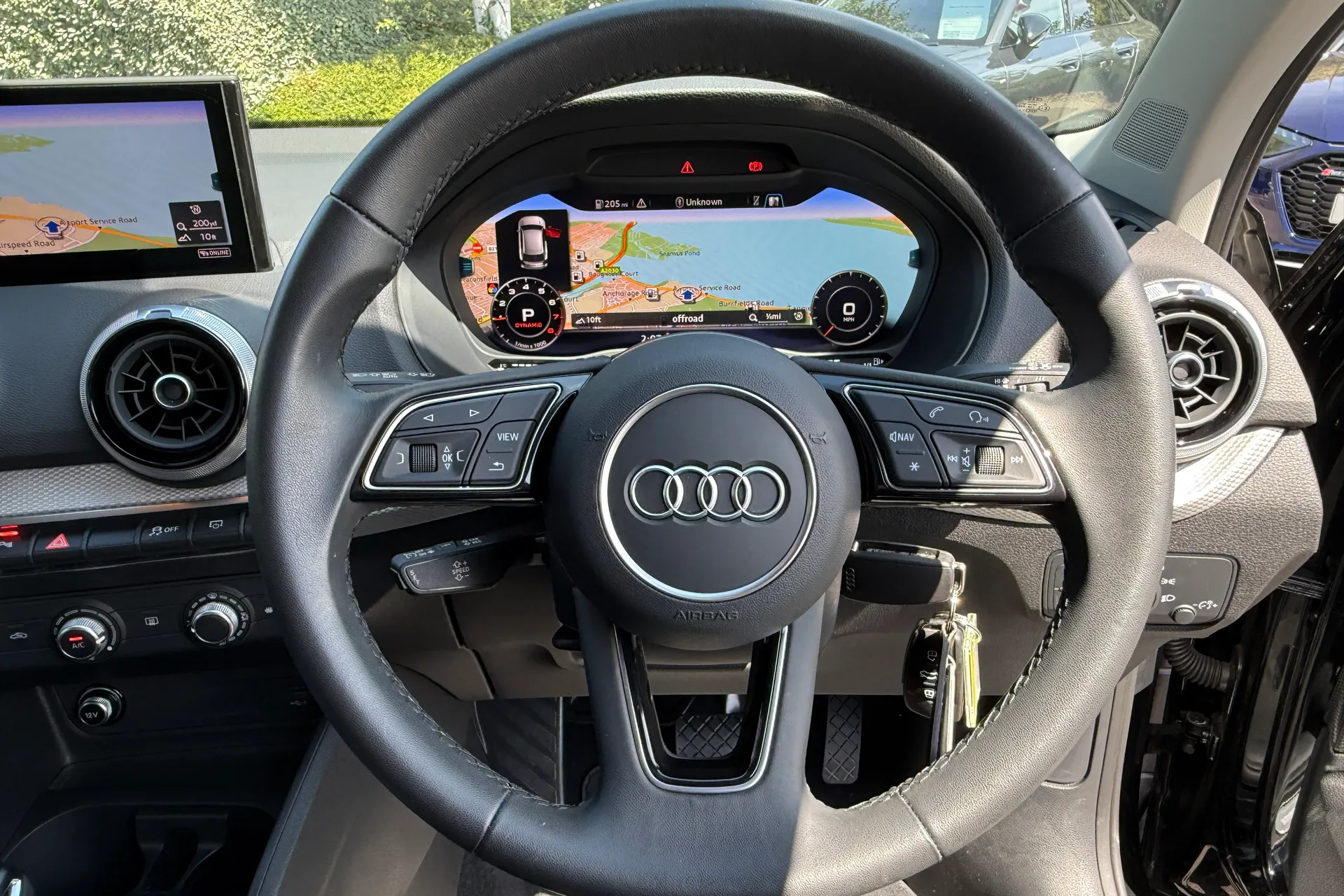 Audi Q2 thumbnail image number 14