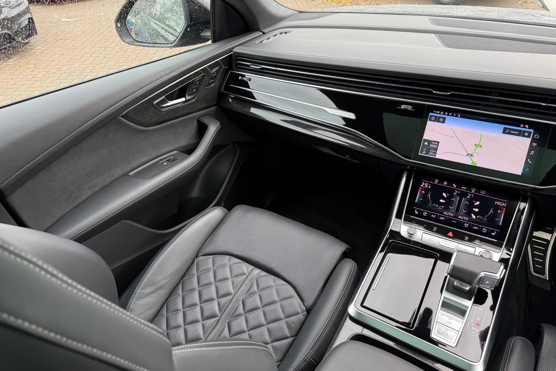 Audi Q8 thumbnail image number 45