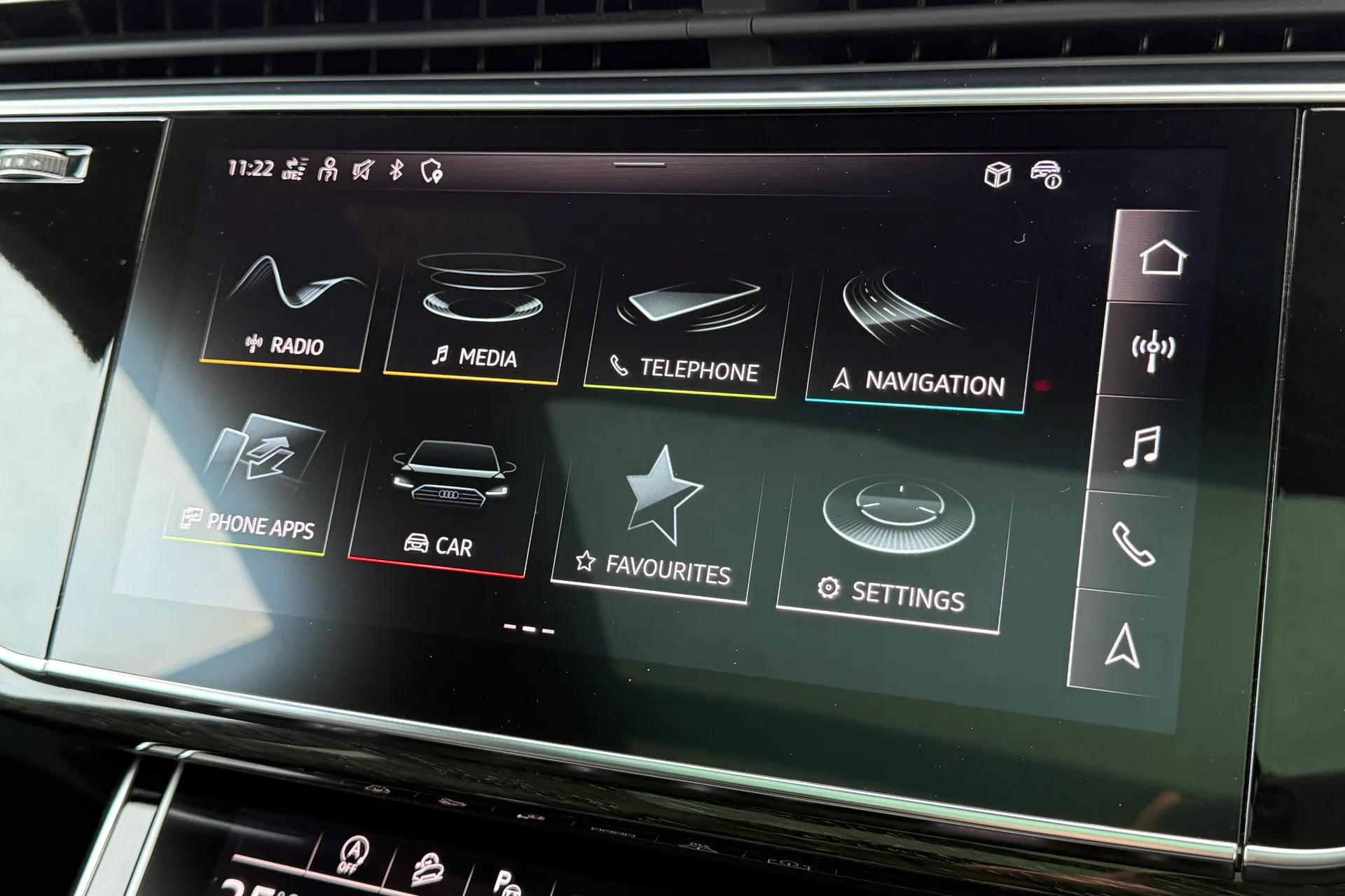 Audi Q8 thumbnail image number 16