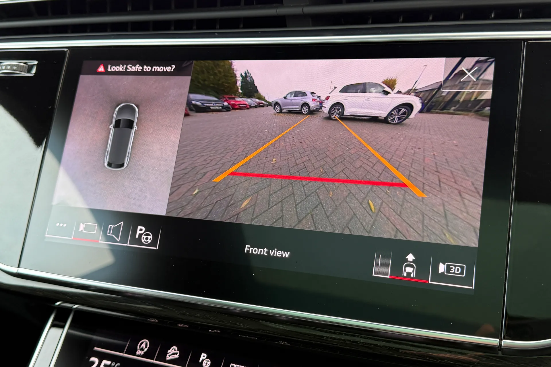 Audi Q8 thumbnail image number 10