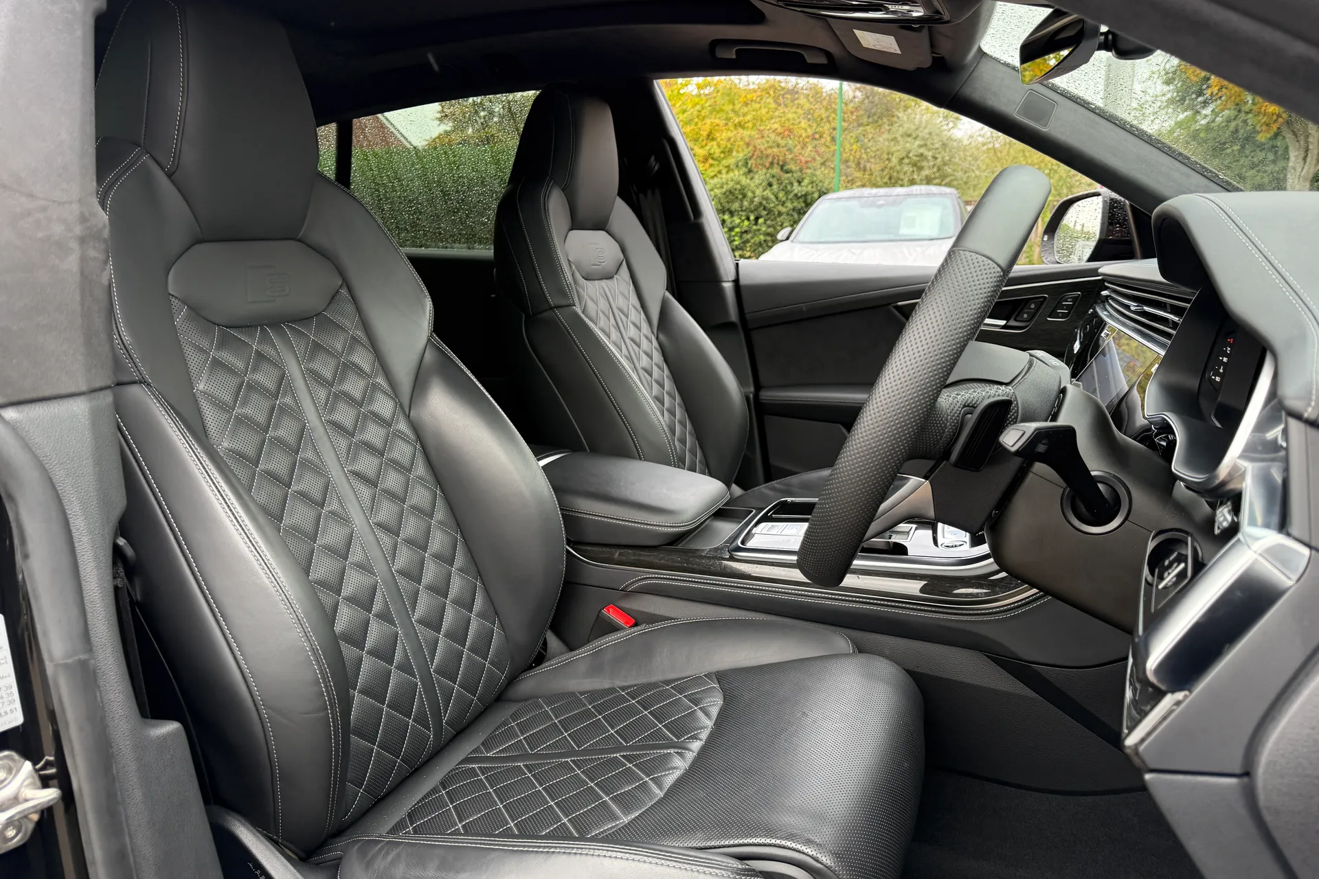 Audi Q8 thumbnail image number 32