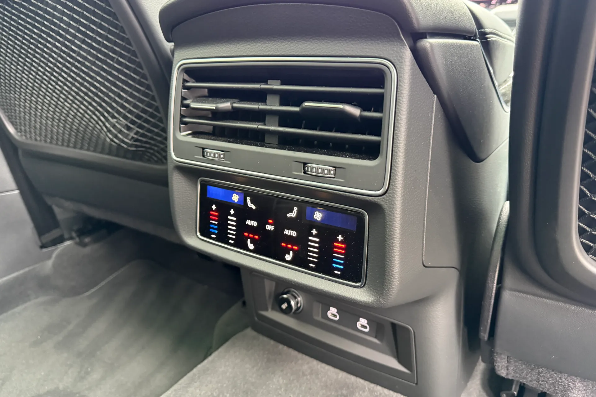 Audi Q8 thumbnail image number 54