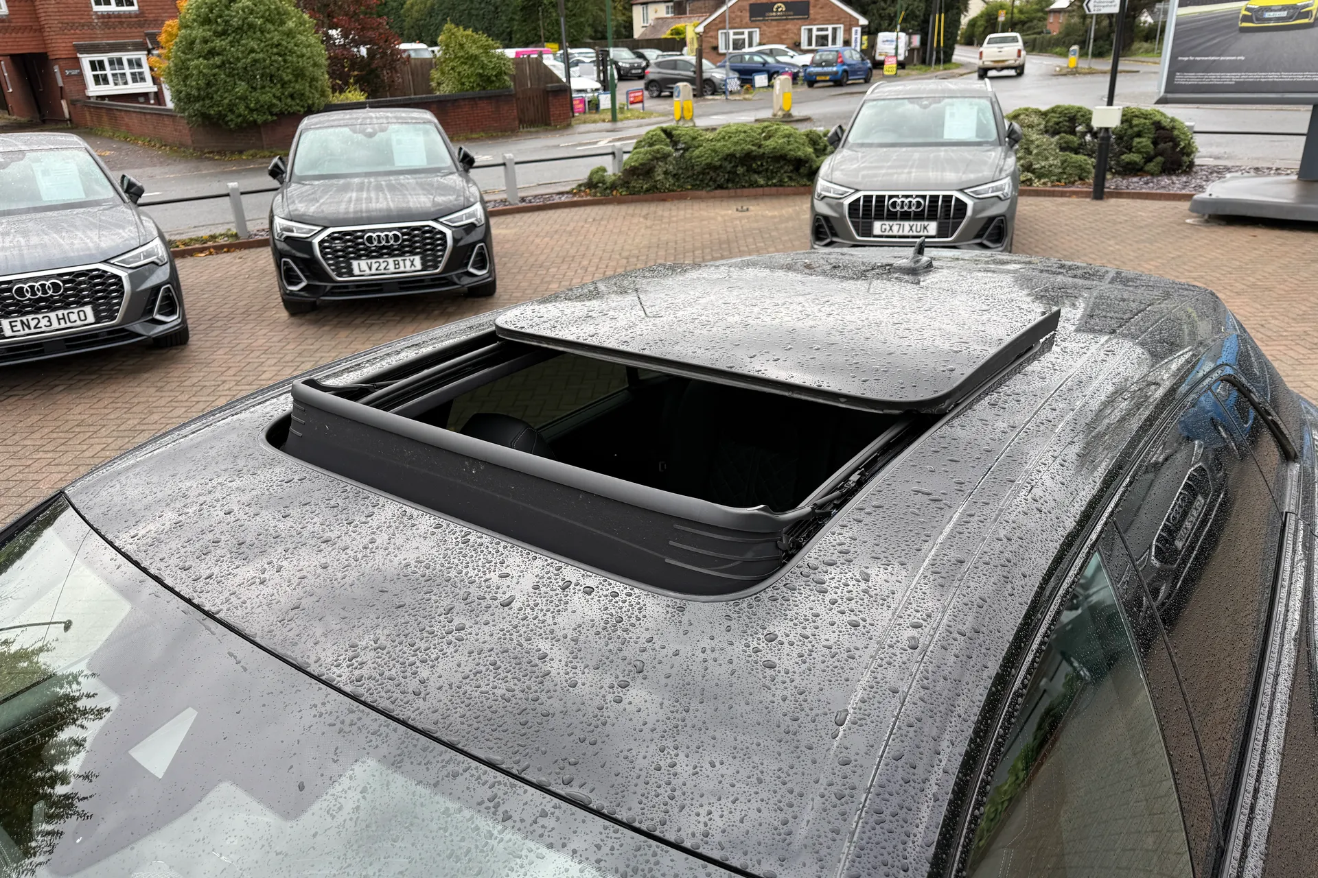 Audi Q8 thumbnail image number 5