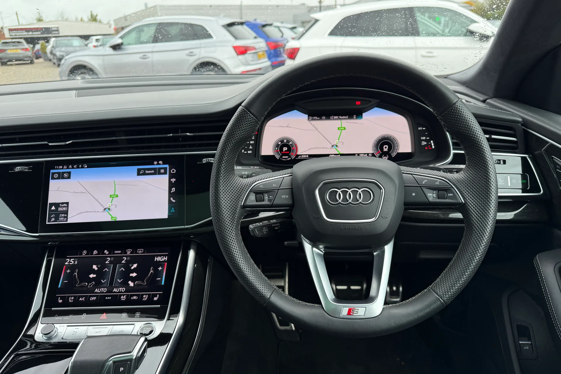 Audi Q8 thumbnail image number 6