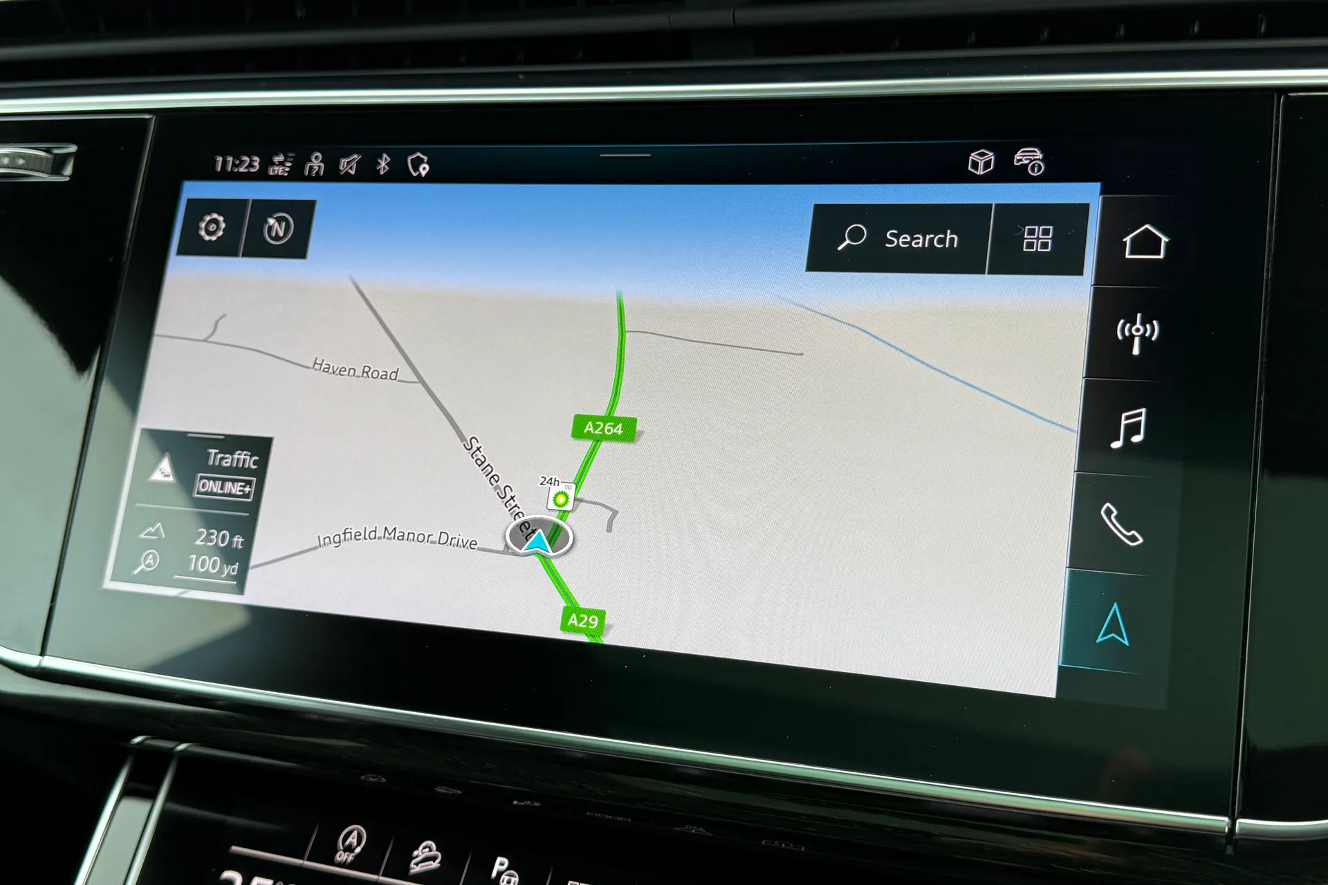 Audi Q8 thumbnail image number 9