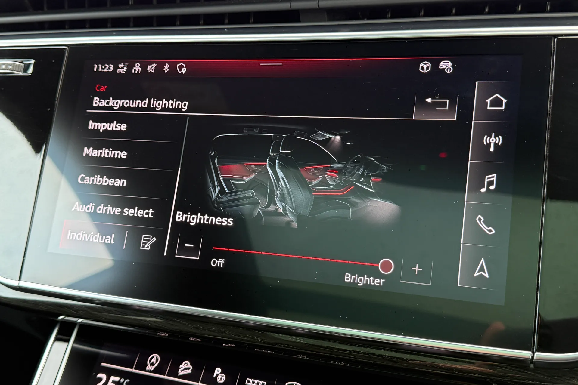 Audi Q8 thumbnail image number 15