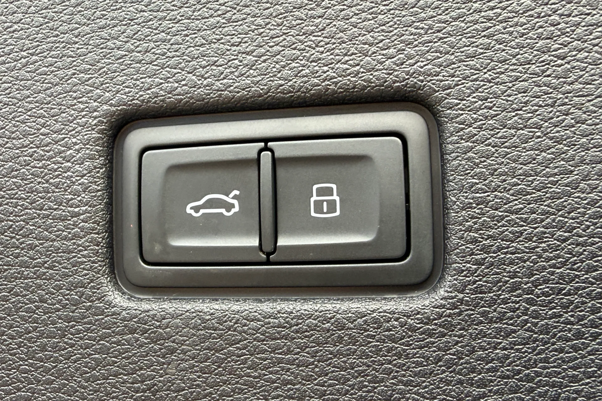 Audi Q8 thumbnail image number 43