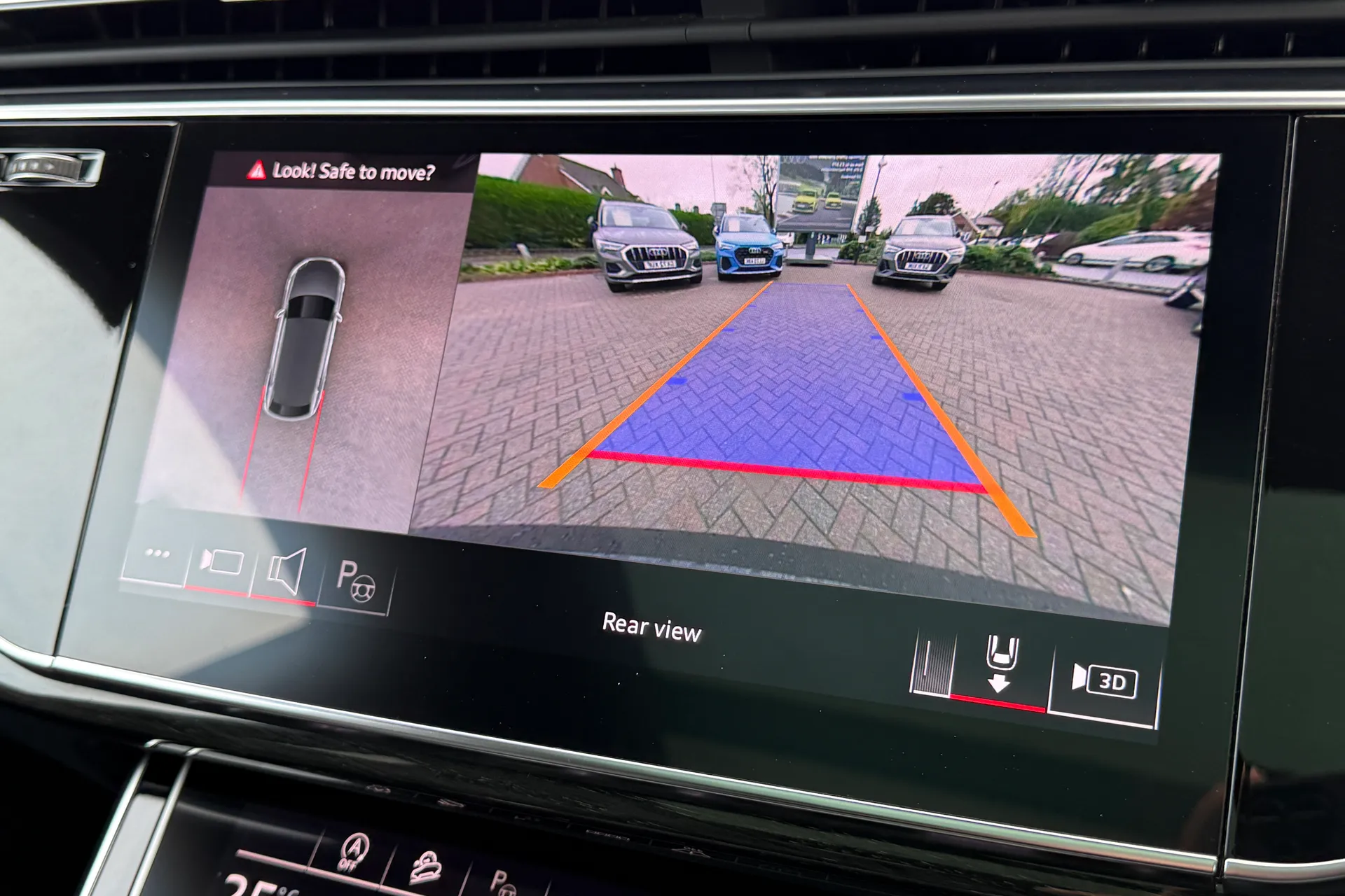 Audi Q8 thumbnail image number 4