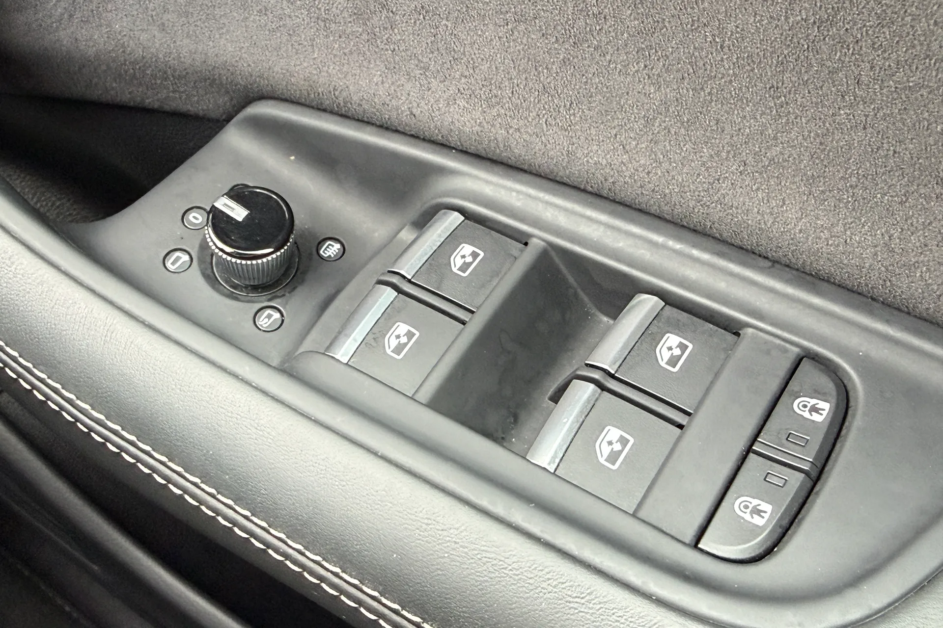 Audi Q8 thumbnail image number 24