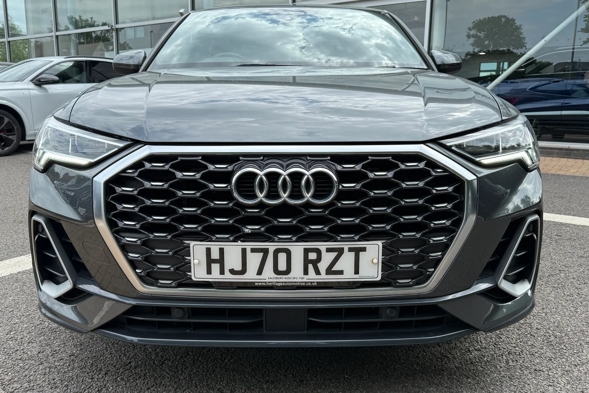 Audi Q3 thumbnail image number 58